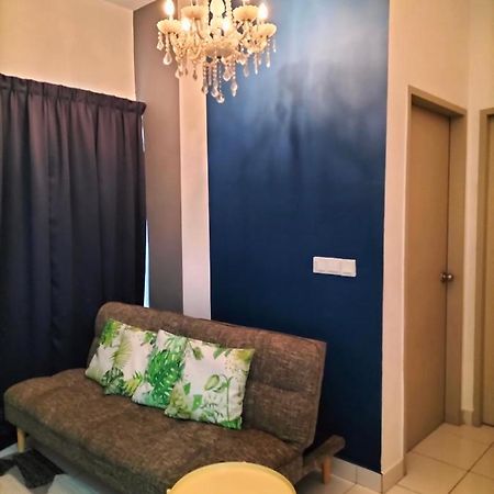 Hani Homestay Wifi Netflix Secure Parking Klia Usim Inti Aeon Mall Nilai Buitenkant foto