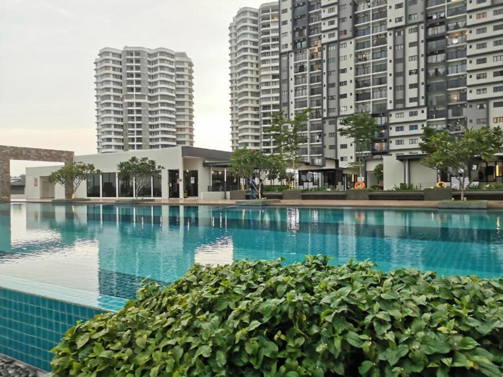Hani Homestay Wifi Netflix Secure Parking Klia Usim Inti Aeon Mall Nilai Buitenkant foto