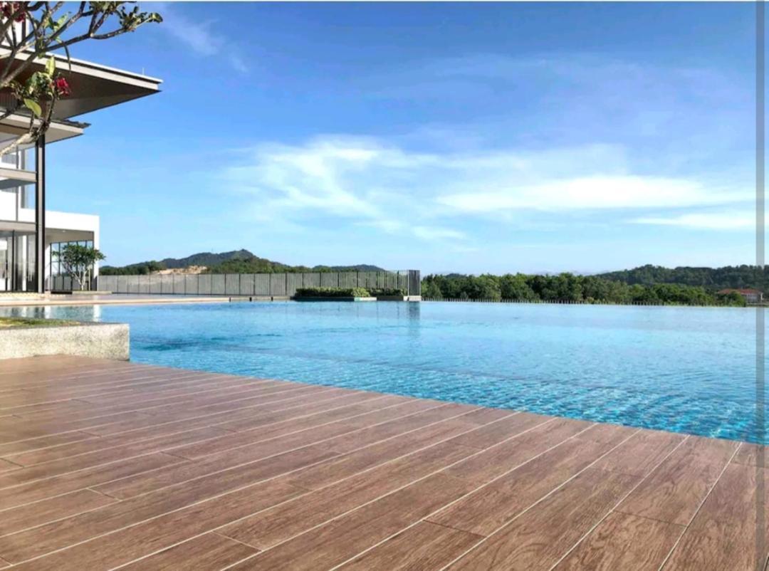 Hani Homestay Wifi Netflix Secure Parking Klia Usim Inti Aeon Mall Nilai Buitenkant foto