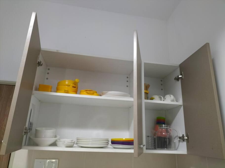 Hani Homestay Wifi Netflix Secure Parking Klia Usim Inti Aeon Mall Nilai Buitenkant foto