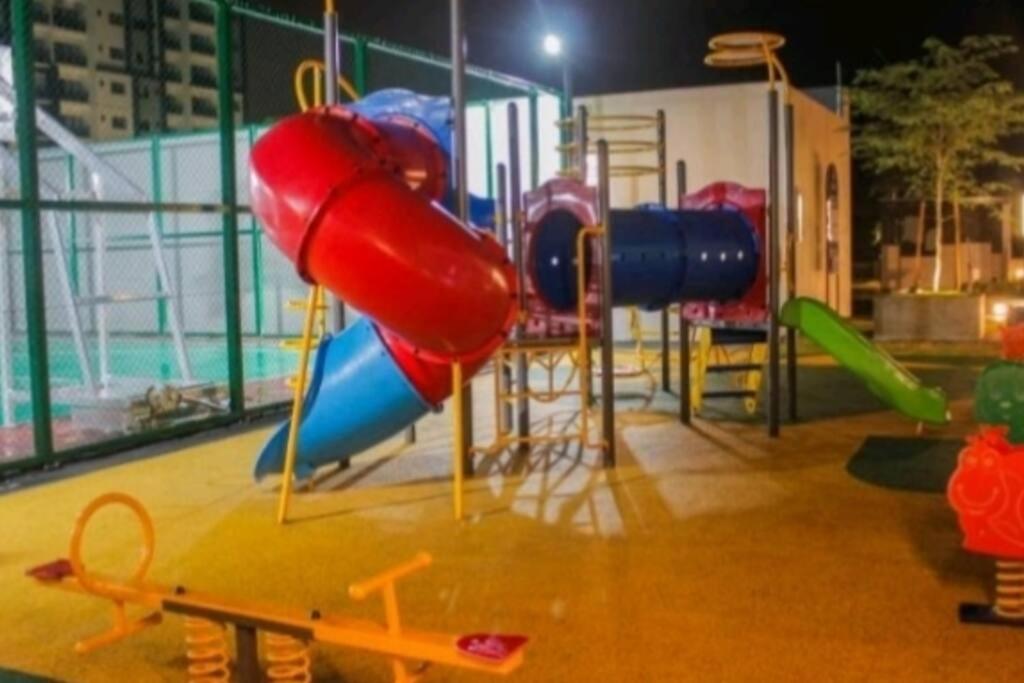 Hani Homestay Wifi Netflix Secure Parking Klia Usim Inti Aeon Mall Nilai Buitenkant foto