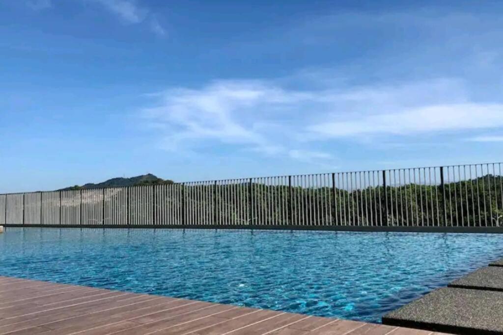 Hani Homestay Wifi Netflix Secure Parking Klia Usim Inti Aeon Mall Nilai Buitenkant foto