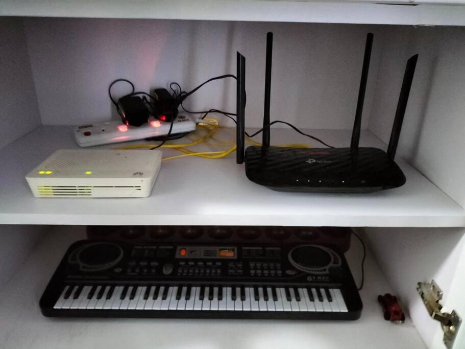 Hani Homestay Wifi Netflix Secure Parking Klia Usim Inti Aeon Mall Nilai Buitenkant foto