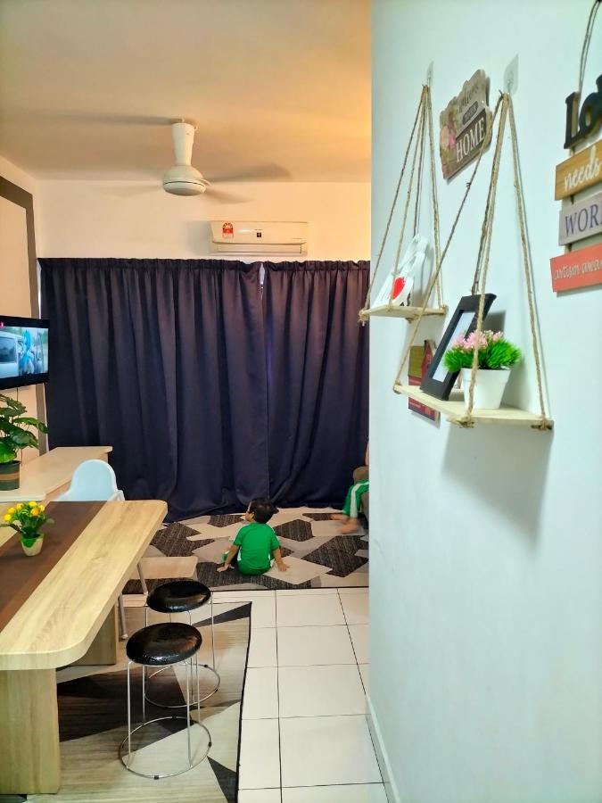 Hani Homestay Wifi Netflix Secure Parking Klia Usim Inti Aeon Mall Nilai Buitenkant foto